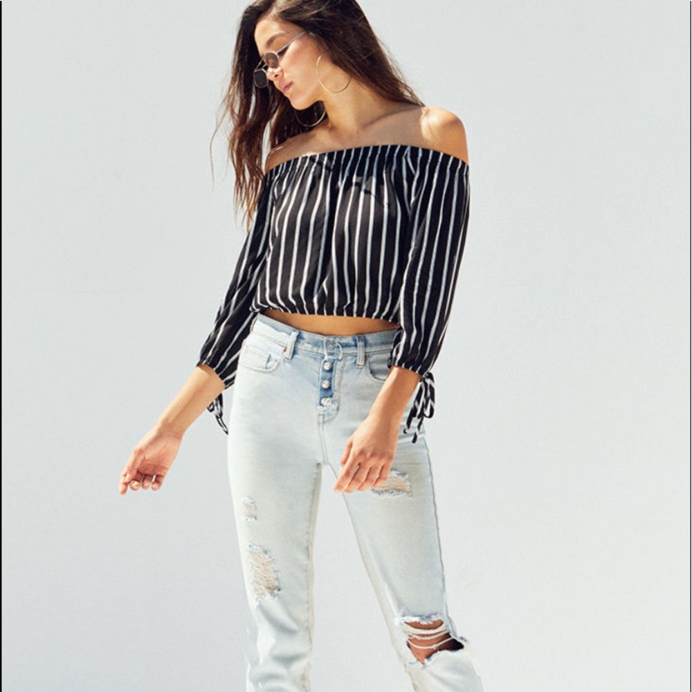 LA Hearts Tie Sleeve Off-The-Shoulder Top